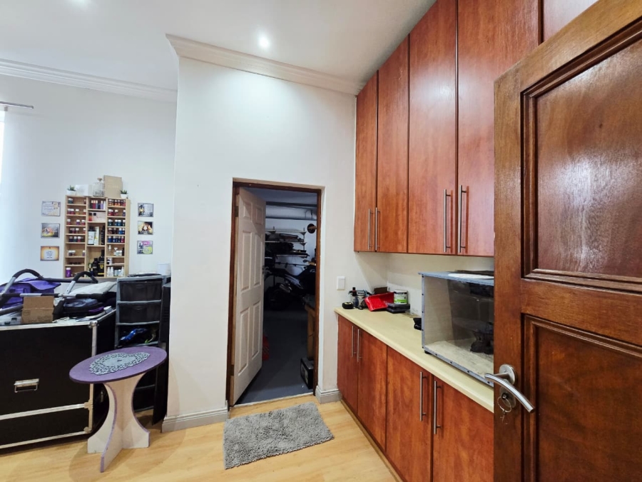 5 Bedroom Property for Sale in Kingswood Golf Estate Western Cape